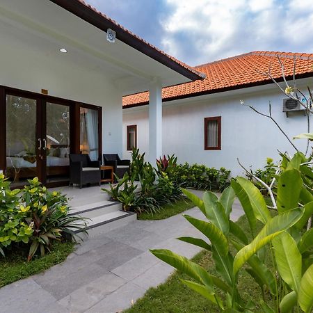 Nusa Indah Onai Hotel Нуса-Лембонган Экстерьер фото