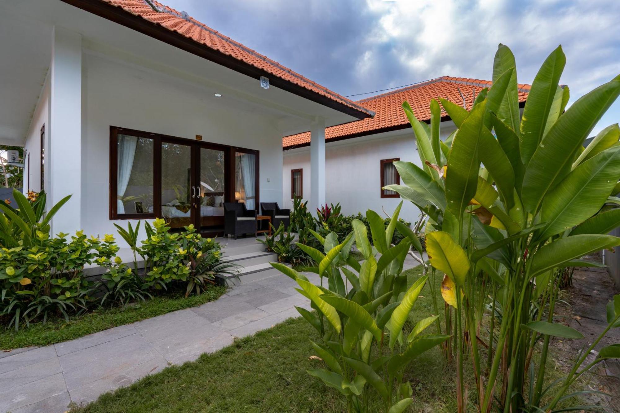 Nusa Indah Onai Hotel Нуса-Лембонган Экстерьер фото