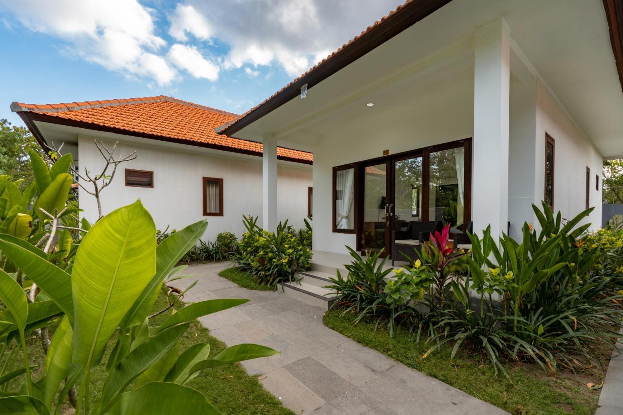 Nusa Indah Onai Hotel Нуса-Лембонган Экстерьер фото