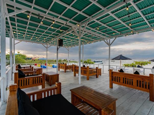 Nusa Indah Onai Hotel Нуса-Лембонган Экстерьер фото